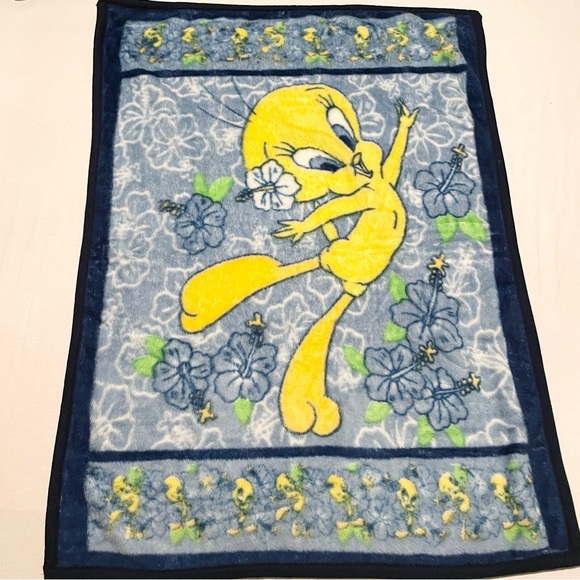 Vintage Tweety Bird Blanket 57” x 41.5” Flowers - Picture 13 of 16